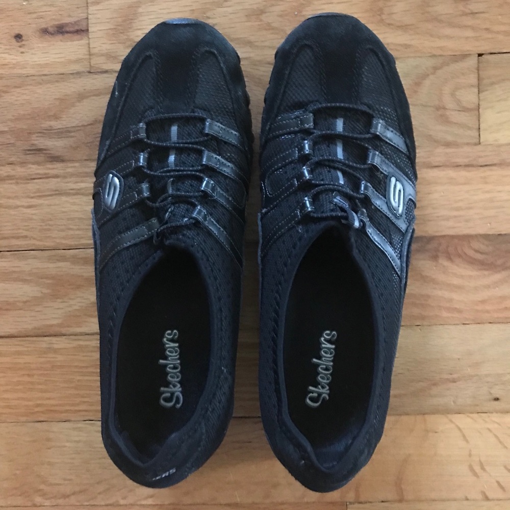 Sketchers relaxed fit breathable!